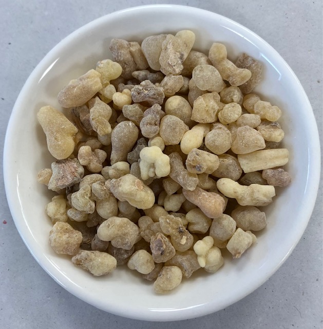 100% természetes, édes-fűszeres illatú tömjén kedvező árfekvésben napi füstöléshez.